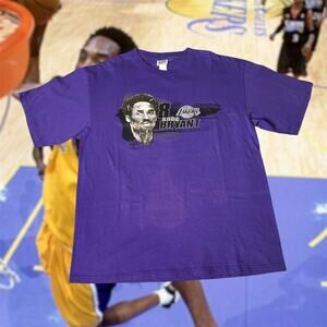 Vintage 2000s NBA Kobe Bryant Los Angeles Lakers Chrome Basketball Tee